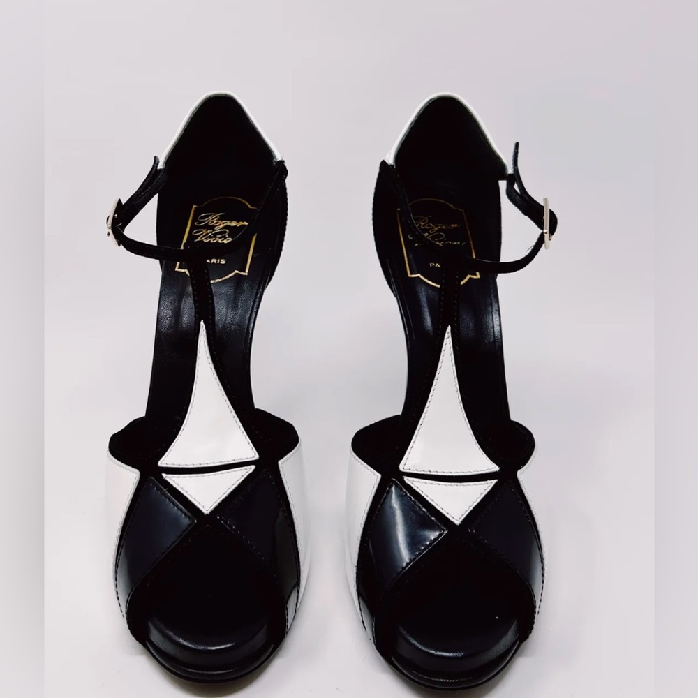 COPY - Roger Vivier NWT Prismick Sandal black and white